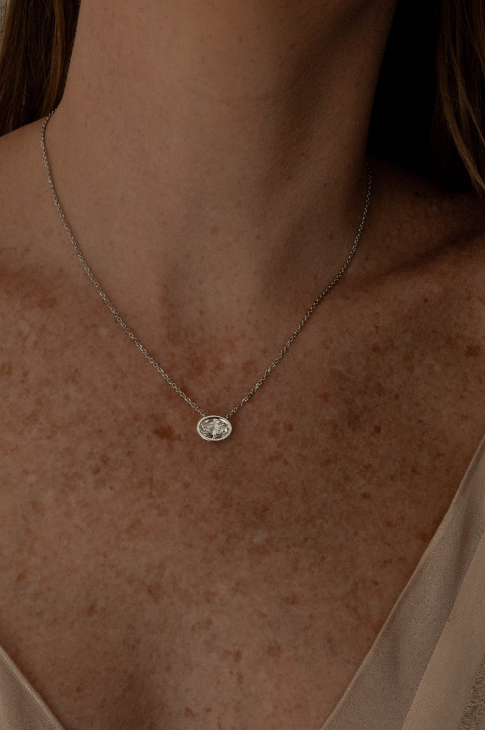 Oval Bezel Pendant 2 cts