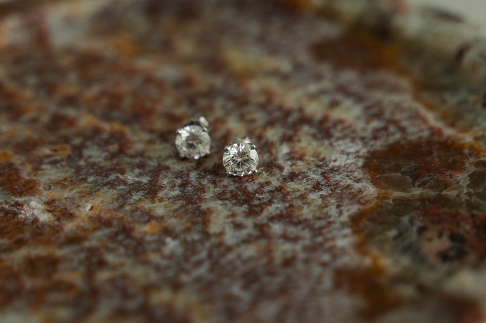 Round Brilliant Studs. 3 cts